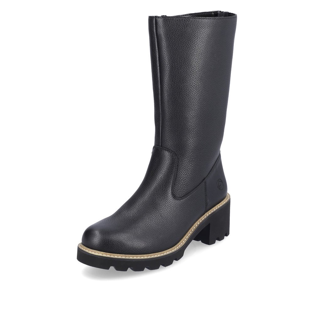 Black remonte women´s ankle boots D0A78-01 with a zipper as well as comfort width G. Shoe laterally.