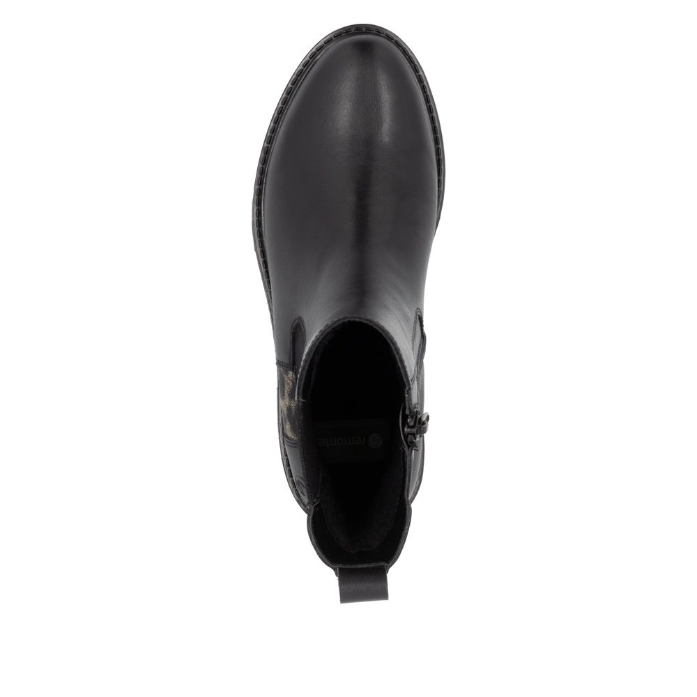 Black remonte women´s Chelsea boots D2286-03 with zipper as well as comfort width G. Shoe from the top.