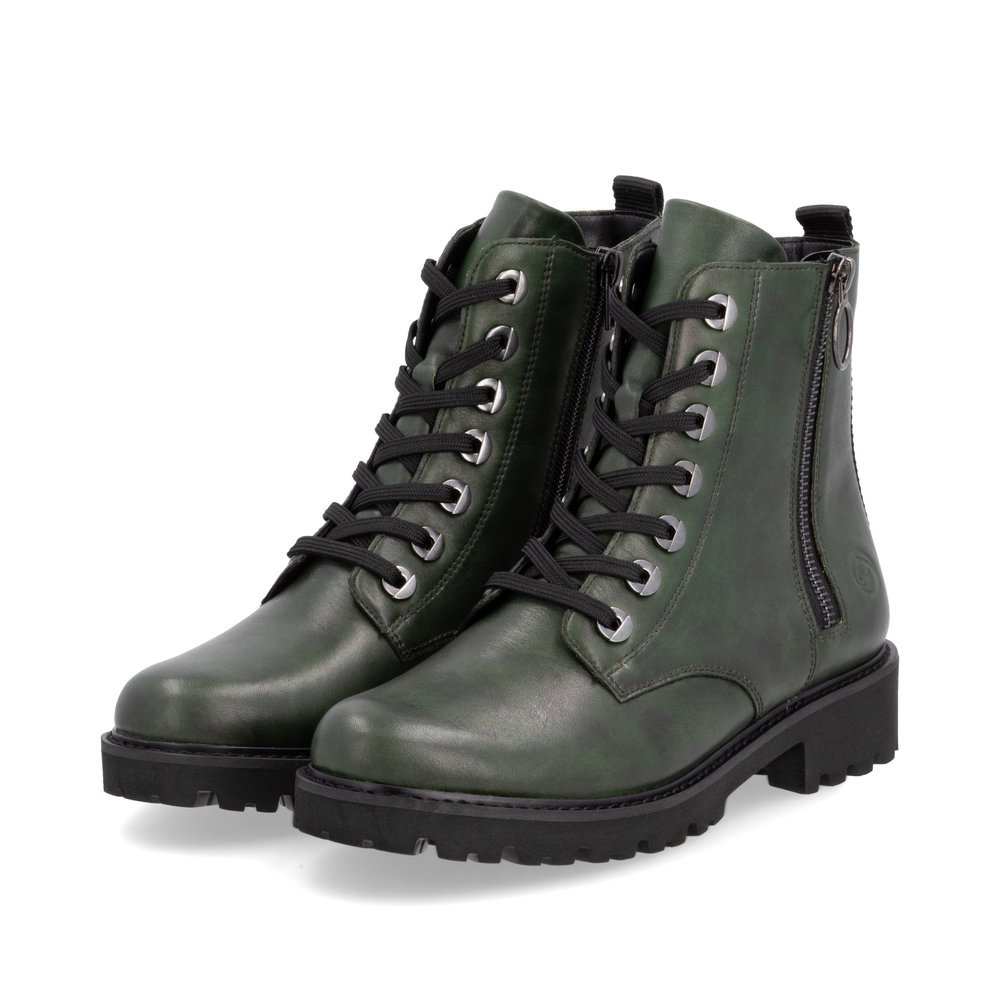 Forest green remonte women´s biker boots D8671-55 with a distinctive eyelets. Shoes laterally.