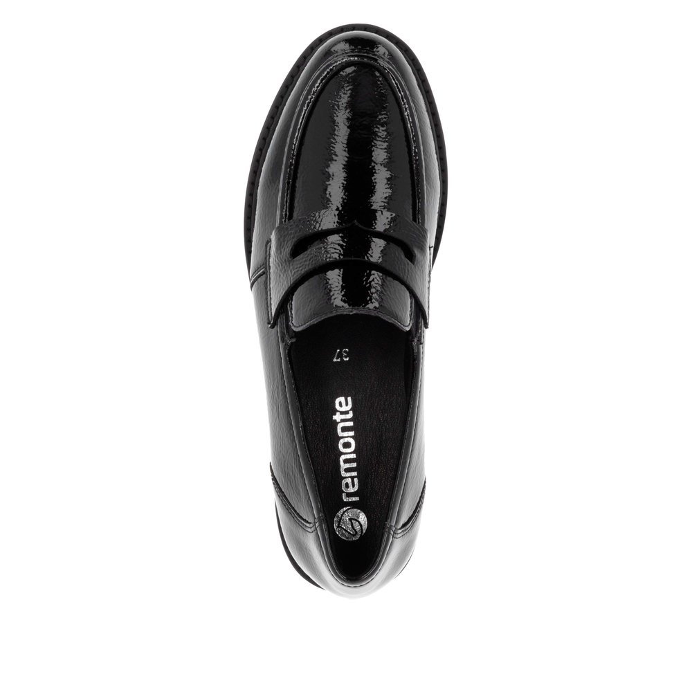 Black remonte women´s loafers D8602-00 with elastic band as well as comfort width G. Shoe from the top.