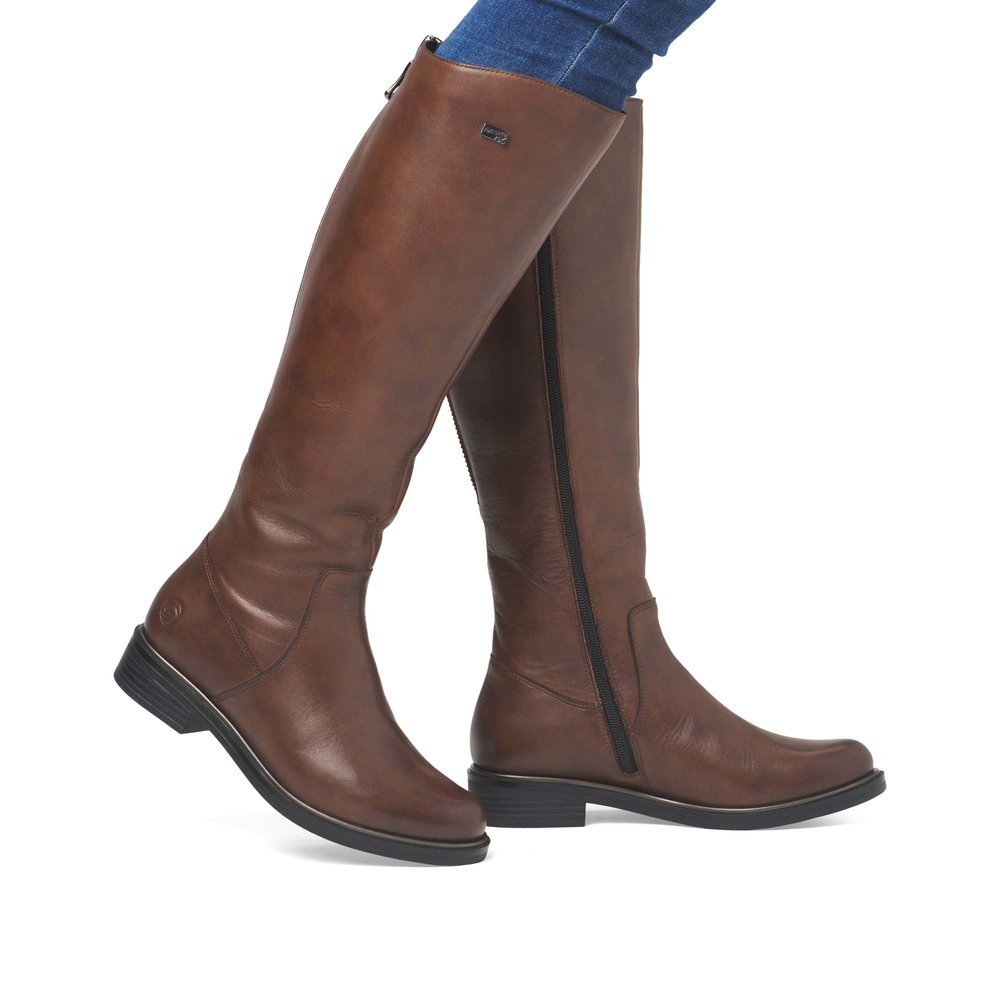 Espresso brown remonte women´s high boots D8391-22 with remonteTEX technology. Shoe on foot.