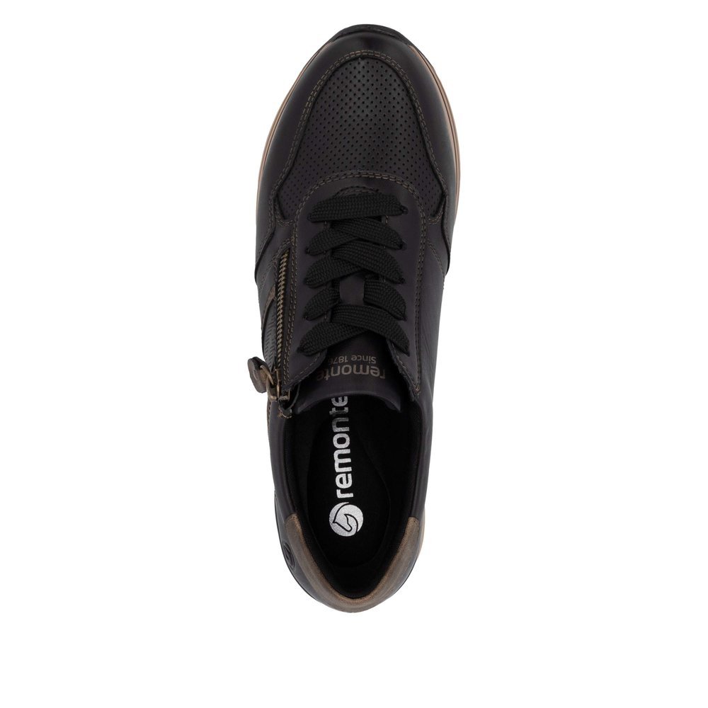 Black remonte women´s sneakers D1318-03 with a zipper as well as comfort width G. Shoe from the top.