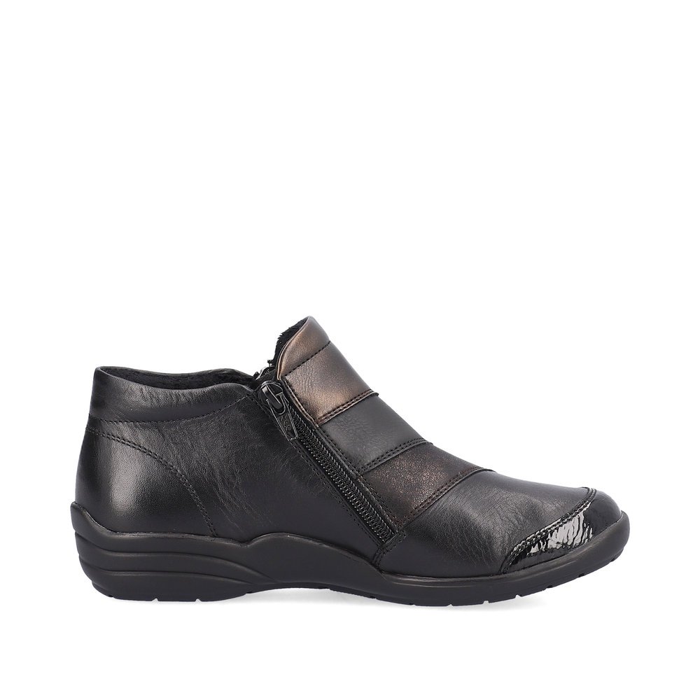 Chaussons remonte noirs pour femme R7678-01 avec fermeture éclair. Intérieur de la chaussure.