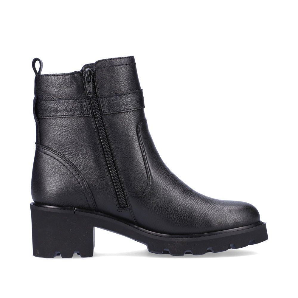 Black remonte women´s biker boots D0A71-01 with decorative buckle as well as zipper. Shoe inside.