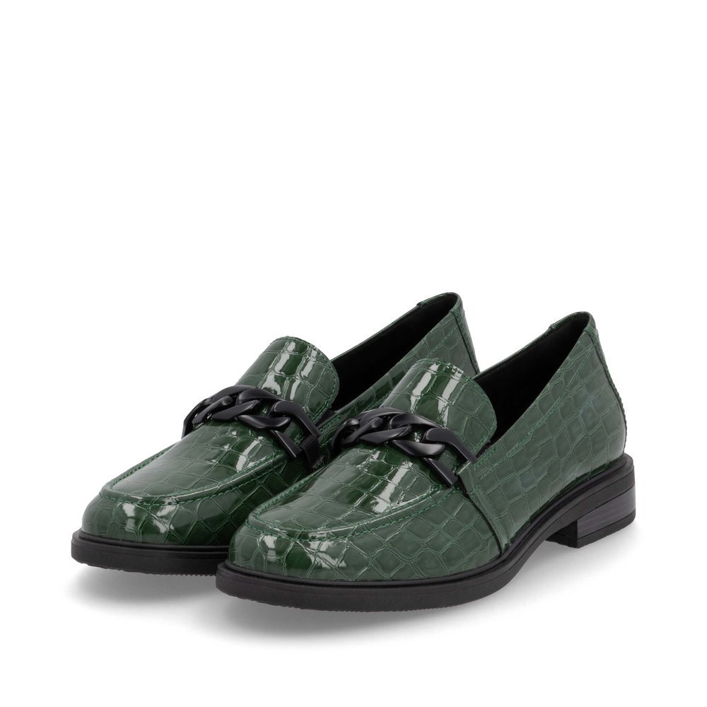 Green remonte women´s loafers D1U00-54 with a chain element as well as elastic band. Shoes laterally.