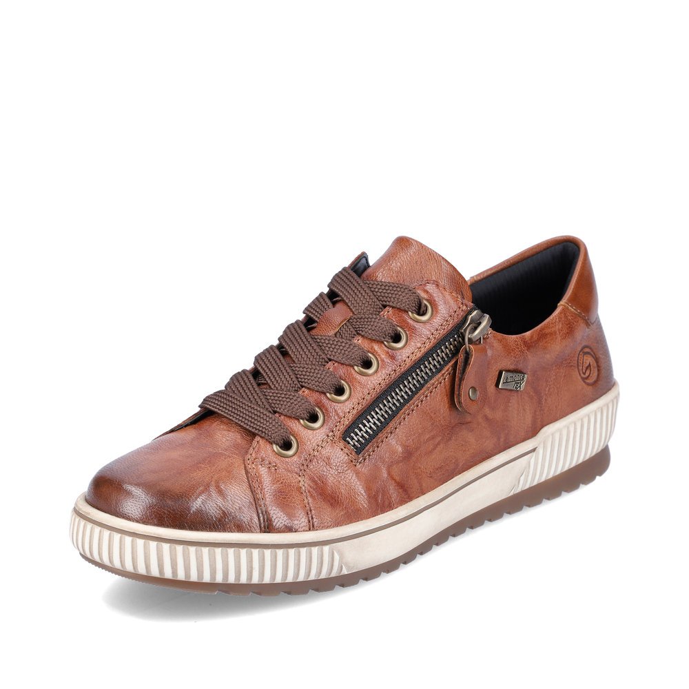 Chaussures à lacets remonte marron pour femme D0700-22. Chaussure inclinée sur le côté.