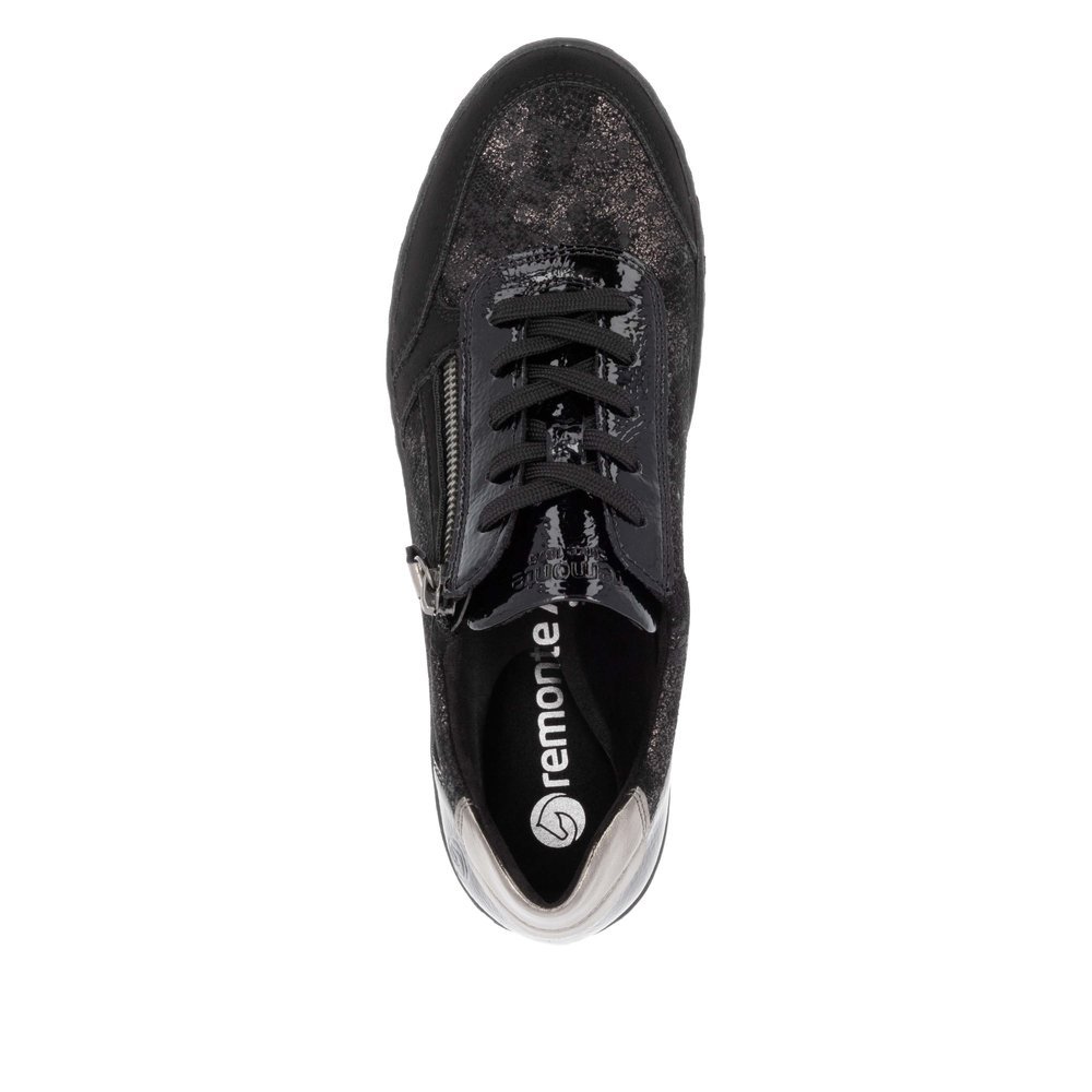 Black remonte women´s sneakers D5831-03 with a zipper as well as a removable insole. Shoe from the top.