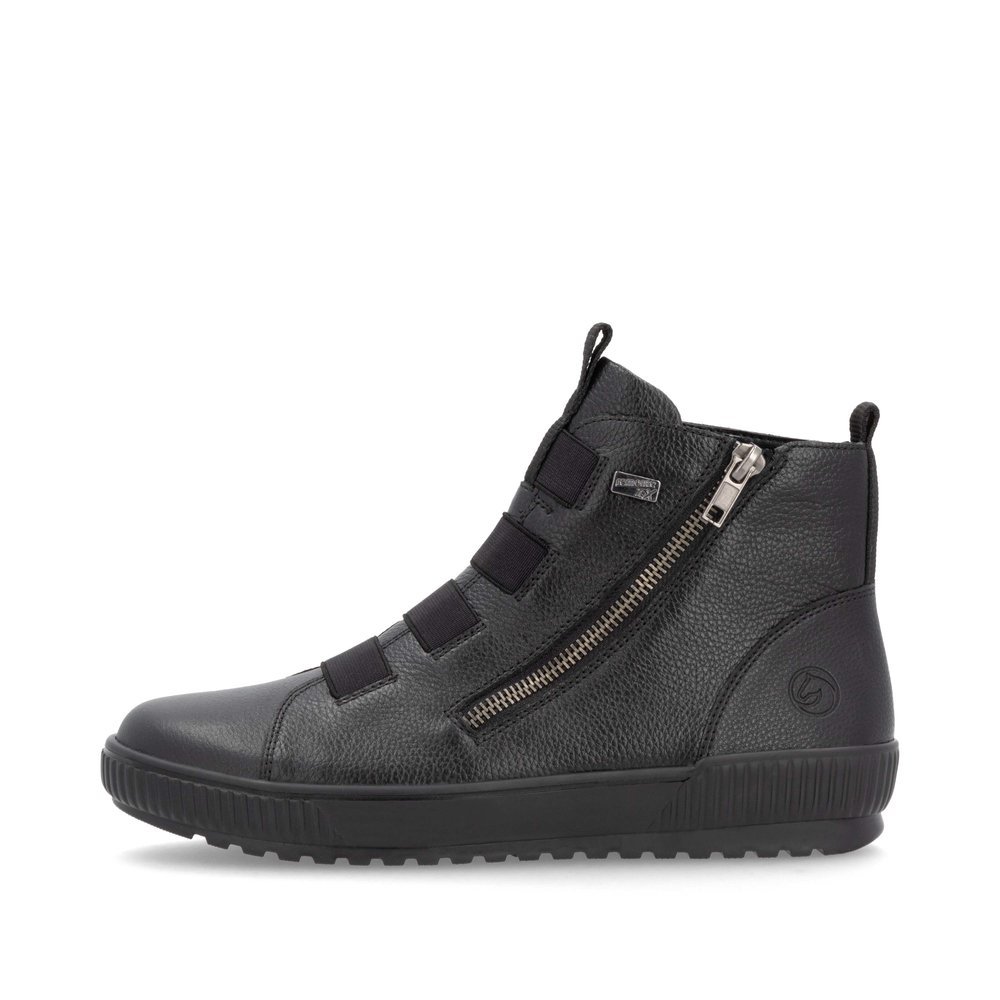 Night black remonte women´s ankle boots D0779-00 with remonteTEX technology. Outside of the shoe.