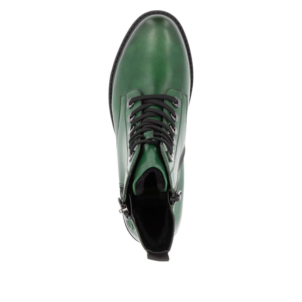 Emerald green remonte women´s biker boots D8671-53 with a distinctive eyelets. Shoe from the top.