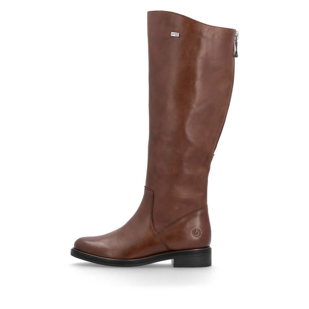 Bottes à tige haute remonte marron pour femme D8391-22. Côté extérieur de la chaussure.