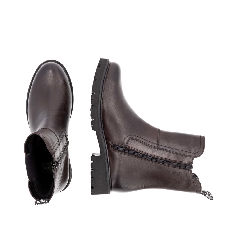 Brown remonte women´s Chelsea boots D8694-25 with zipper as well as comfort width G. Shoe from the top, lying.