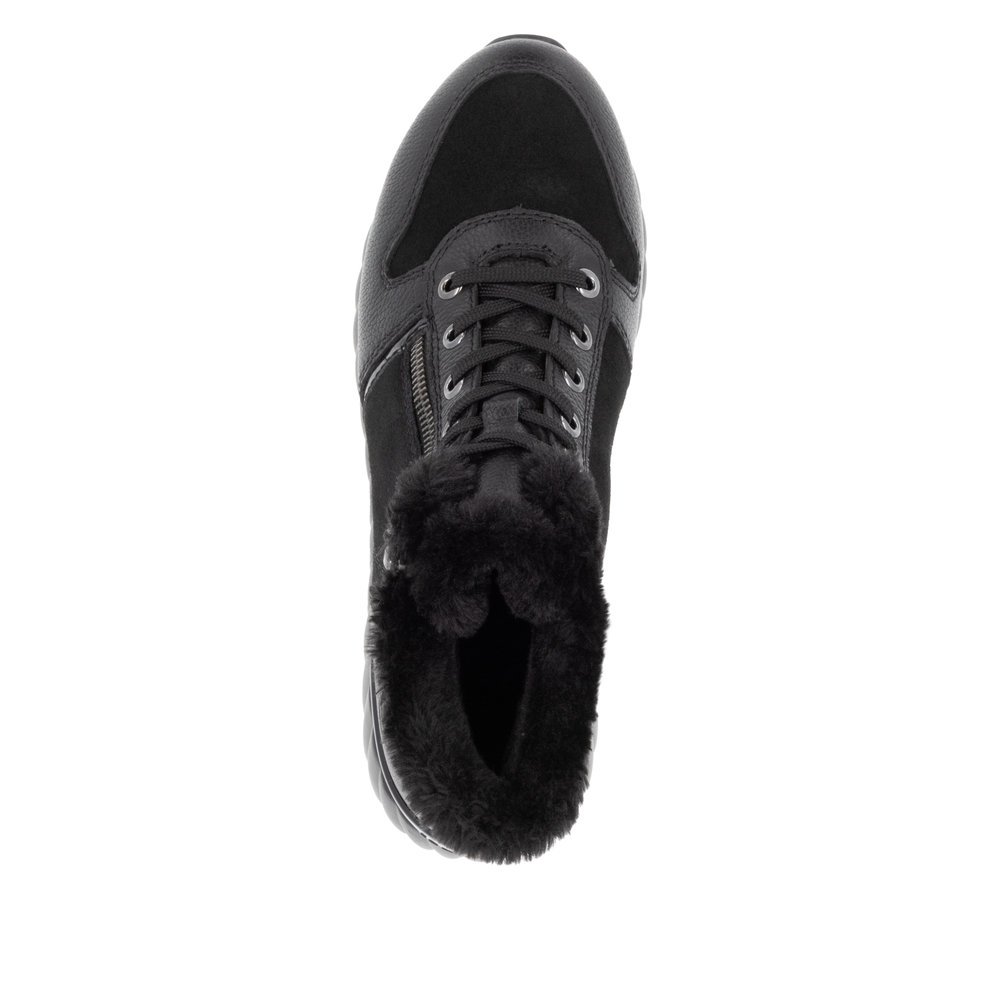 Black remonte women´s sneakers D5985-02 with remonteTEX membrane as well as zipper. Shoe from the top.