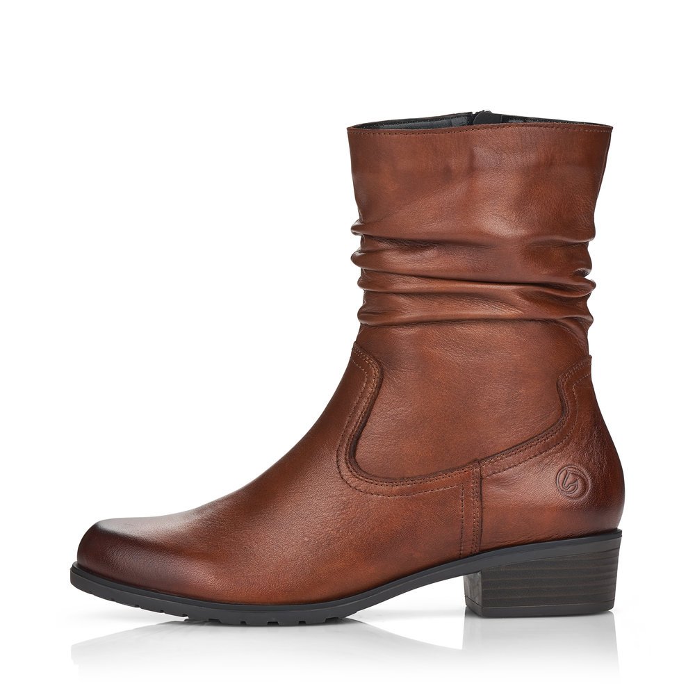 Bottines remonte marron pour femme D6886-22 avec aspect plissé. Côté extérieur de la chaussure.