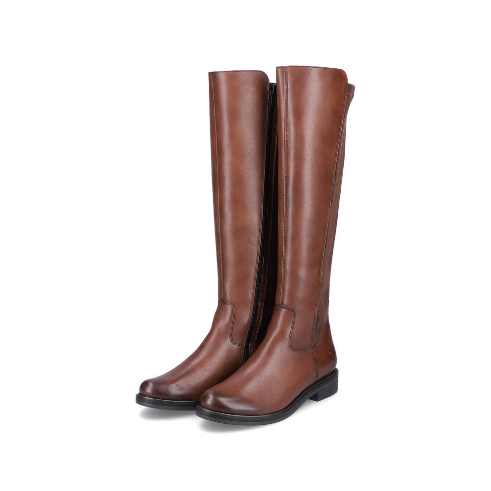 Brown remonte women´s high boots D8371-25 with a zipper as well as removable insole. Shoes laterally.