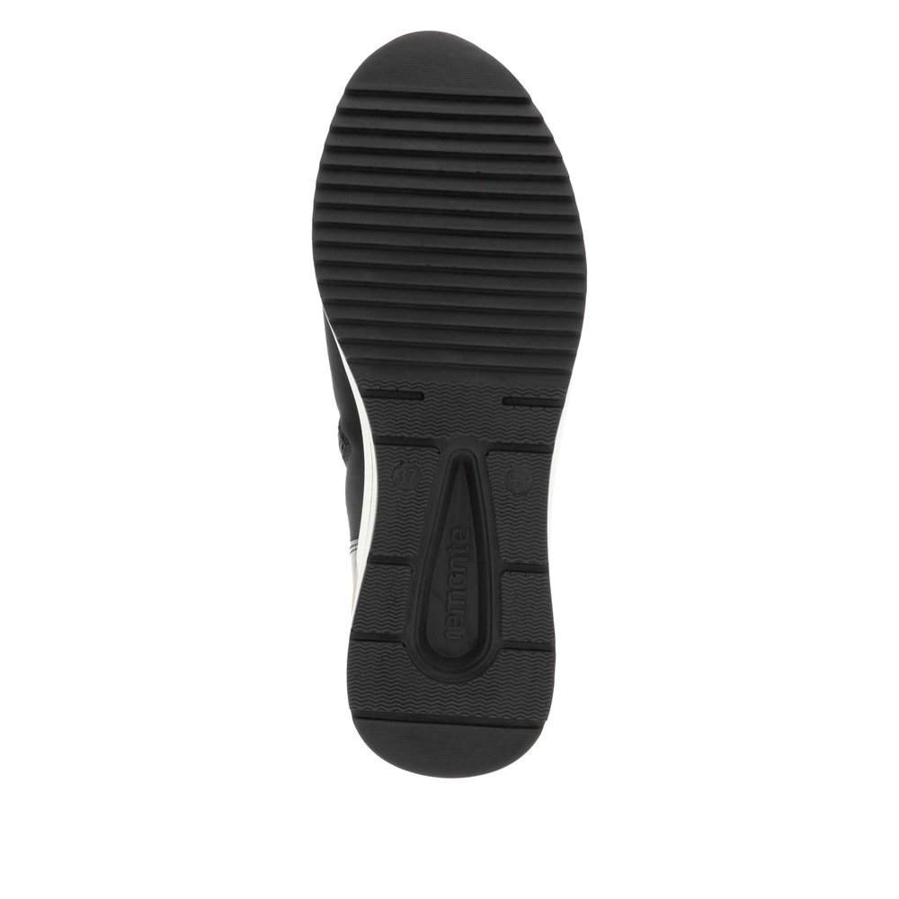 Black remonte women´s sneakers D0T73-03 with remonteTEX membrane as well as zipper. Outsole of the shoe.