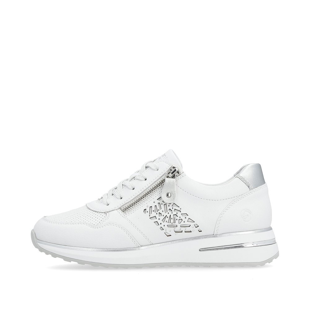 White remonte women´s sneakers D1G00-80 with zipper and cut-outs on the side. Outside of the shoe.