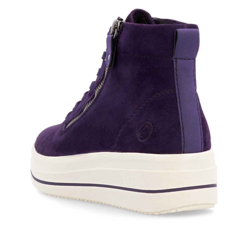 Purple remonte women´s sneakers D1C70-30 with a chain element as well as a zipper. Shoe from the back.