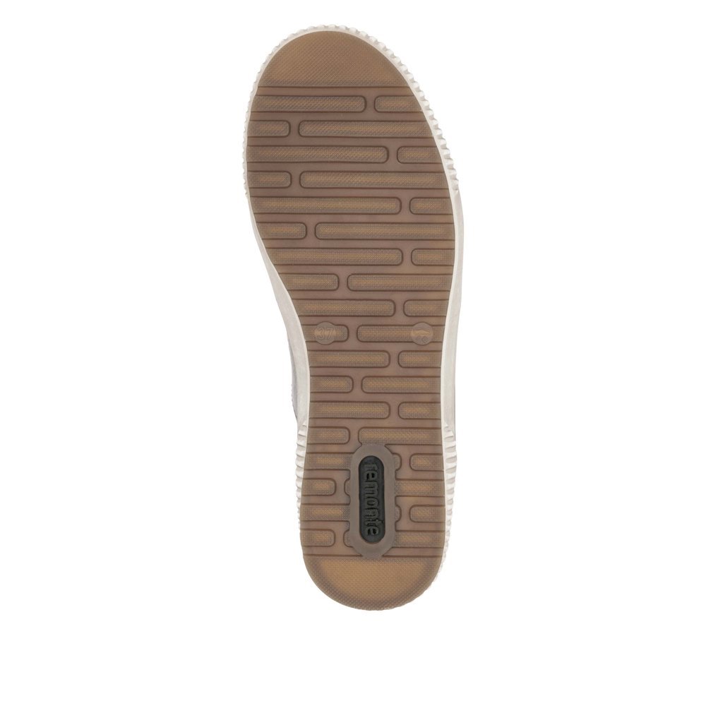 Cinnamon brown remonte women´s lace-up shoes D0701-22 with remonteTEX technology. Outsole of the shoe.