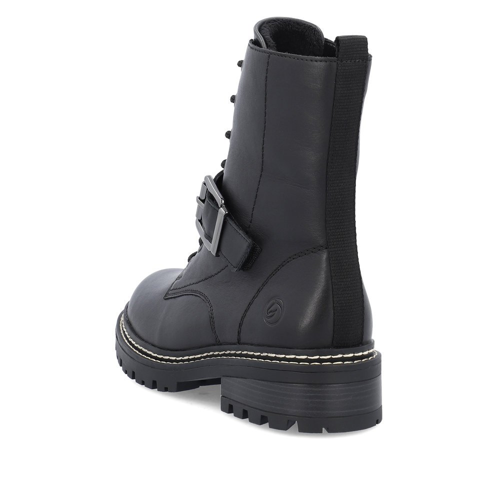 Night black remonte women´s biker boots D0B78-01 with strap with decorative buckle. Shoe from the back.