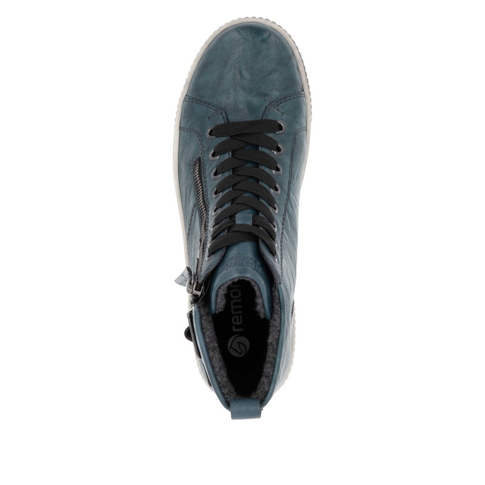 Teal remonte women´s lace-up boots D0777-12 with a decorative buckle. Shoe from the top.