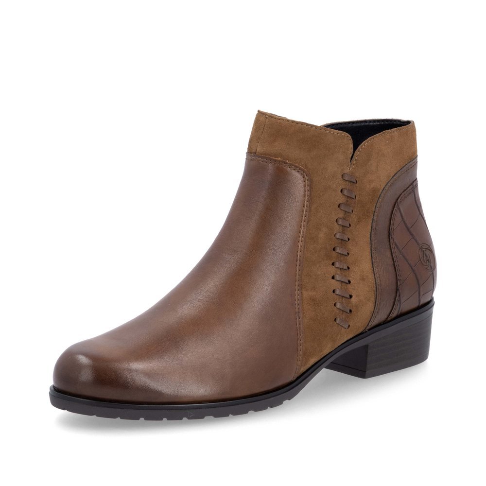 Nougat brown remonte women´s ankle boots D6893-22 with stylish decorative stitching. Shoe laterally.