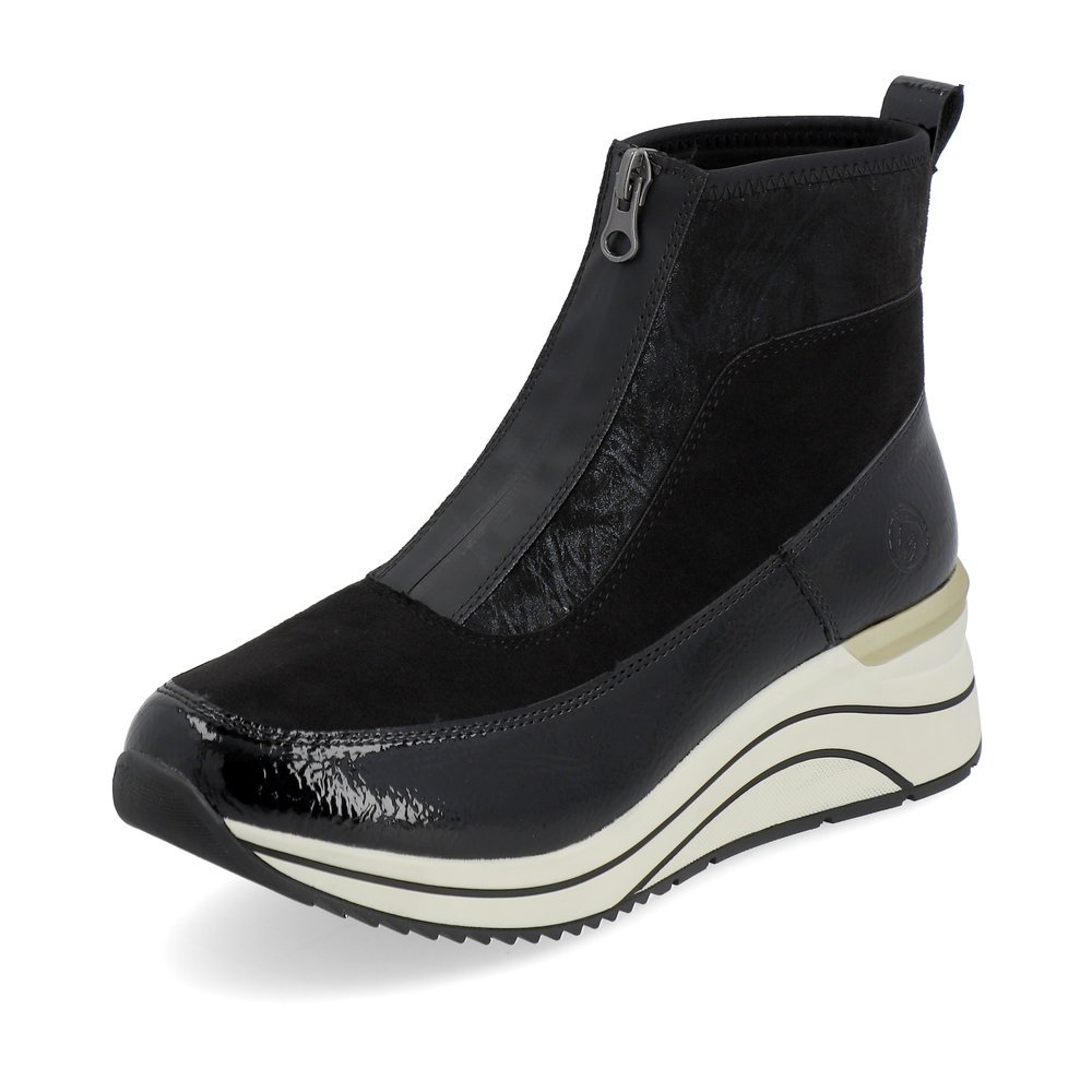 Night black vegan remonte women´s ankle boots D0T71-01 with a zipper. Shoe laterally.