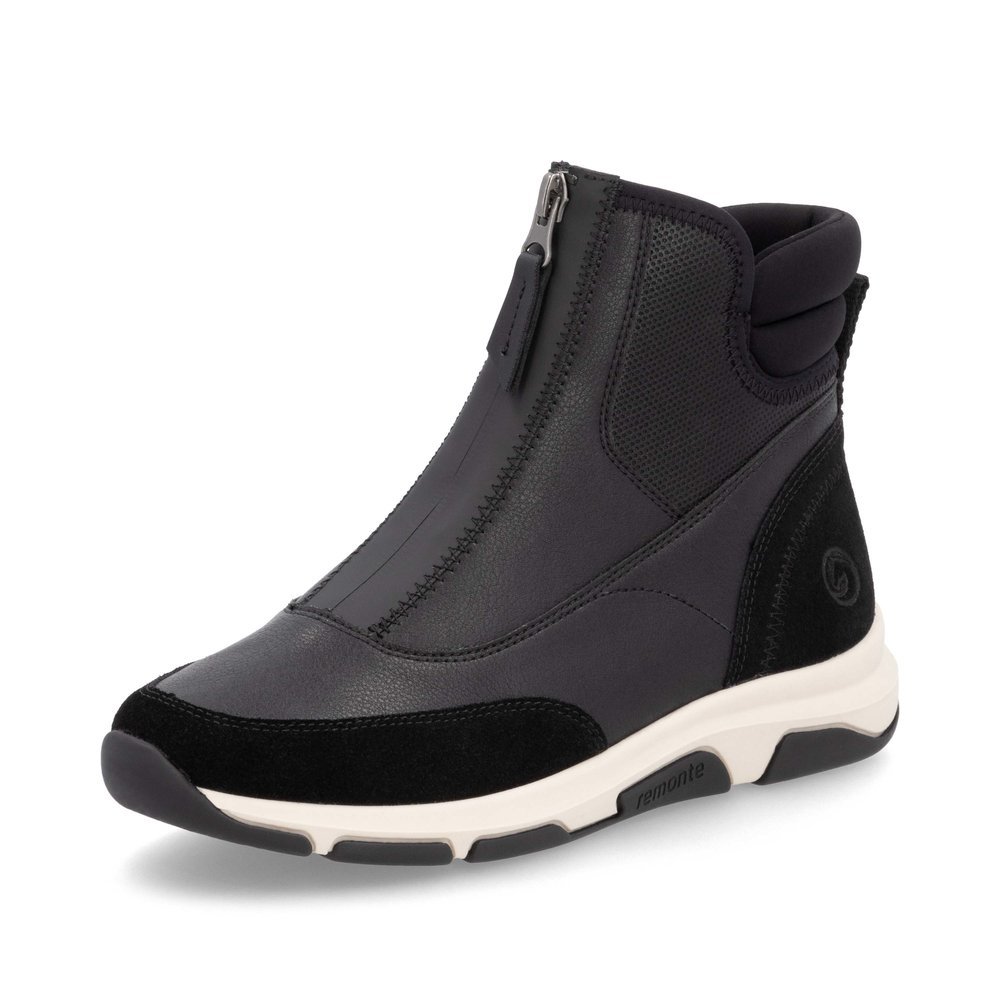 Black remonte women´s ankle boots D1S72-02 with a zipper as well as comfort width G. Shoe laterally.