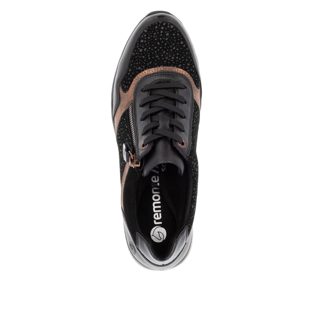 Jet black remonte women´s sneakers D2416-03 with zipper as well as comfort width G. Shoe from the top.