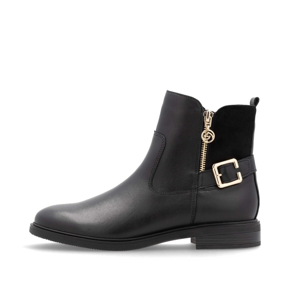 Night black remonte women´s ankle boots D1U71-00 with a golden decorative buckle. Outside of the shoe.