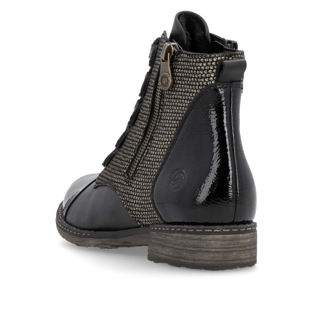 Night black remonte women´s ankle boots D4391-03 with a vintage-look eyelets. Shoe from the back.