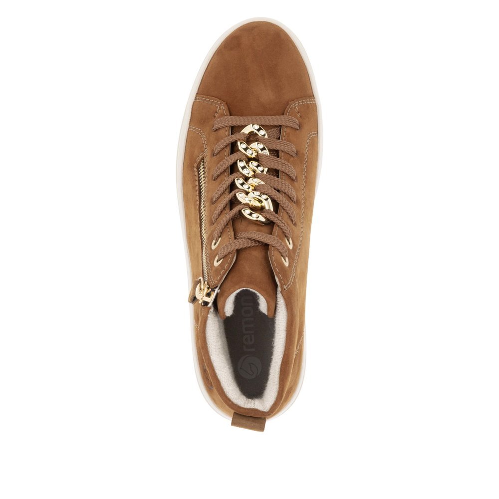 Brown remonte women´s sneakers D1C70-22 with a chain element as well as a zipper. Shoe from the top.