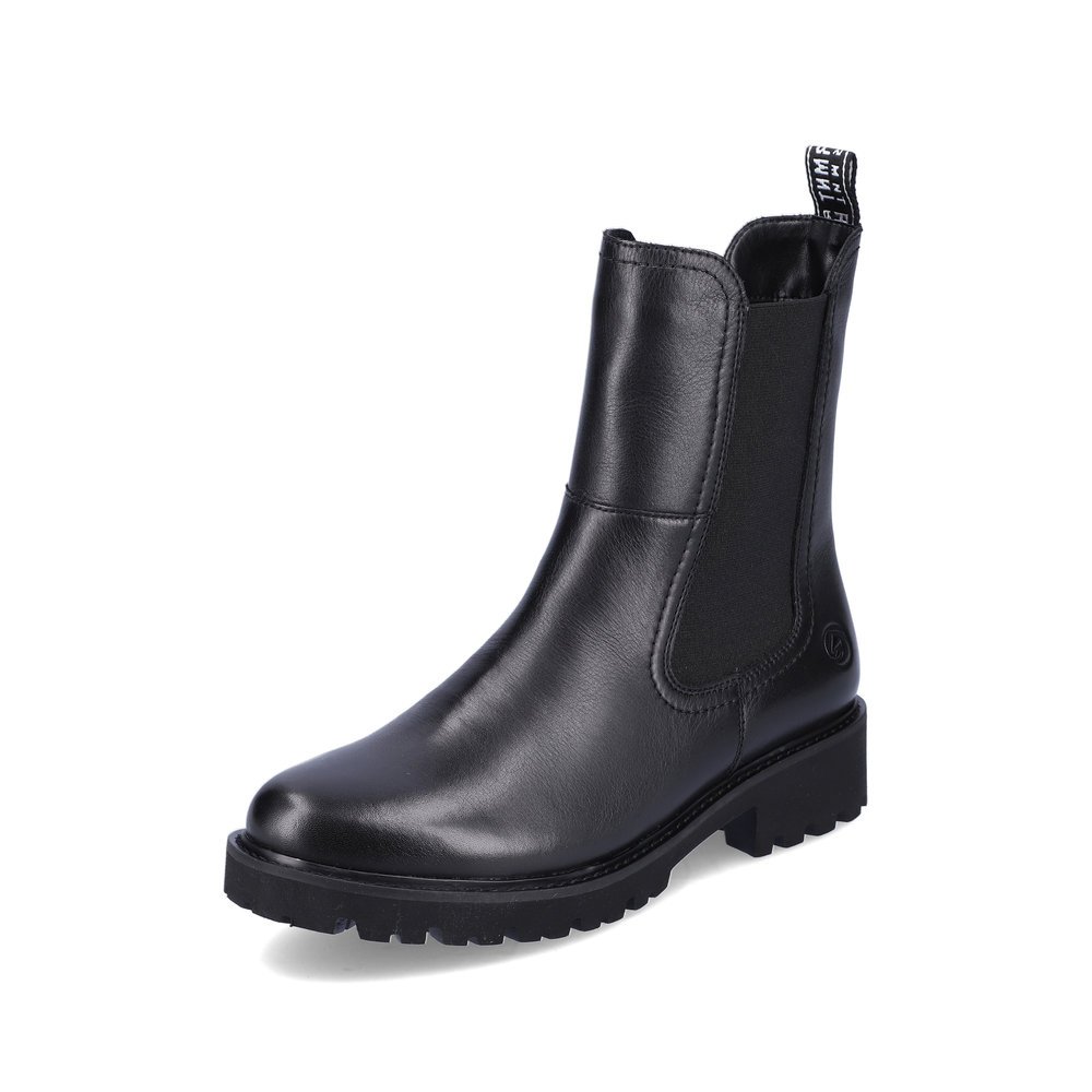 Black remonte women´s Chelsea boots D8694-00 with zipper as well as comfort width G. Shoe laterally.