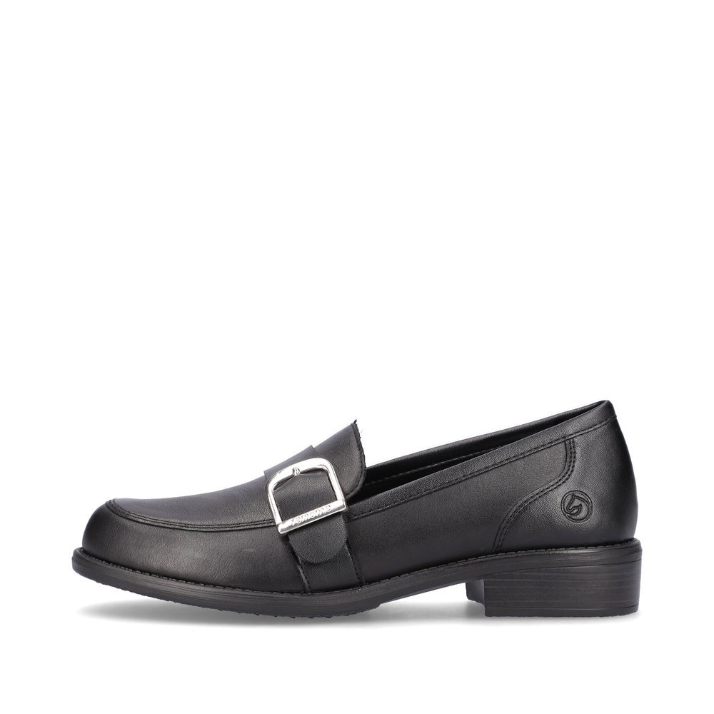 Jet black remonte women´s loafers D0F00-00 with fashionable buckle. Outside of the shoe.