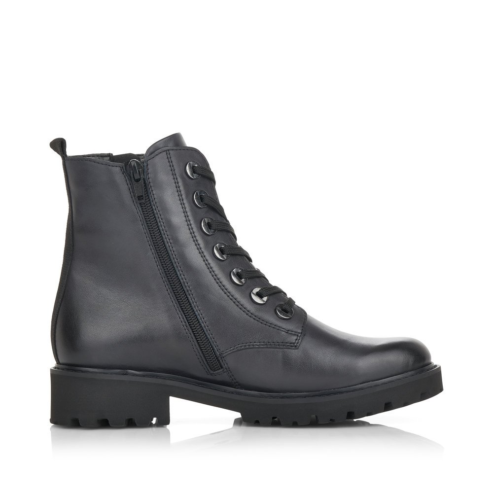 Black blue remonte women´s biker boots D8671-14 with a distinctive eyelets. Shoe inside.