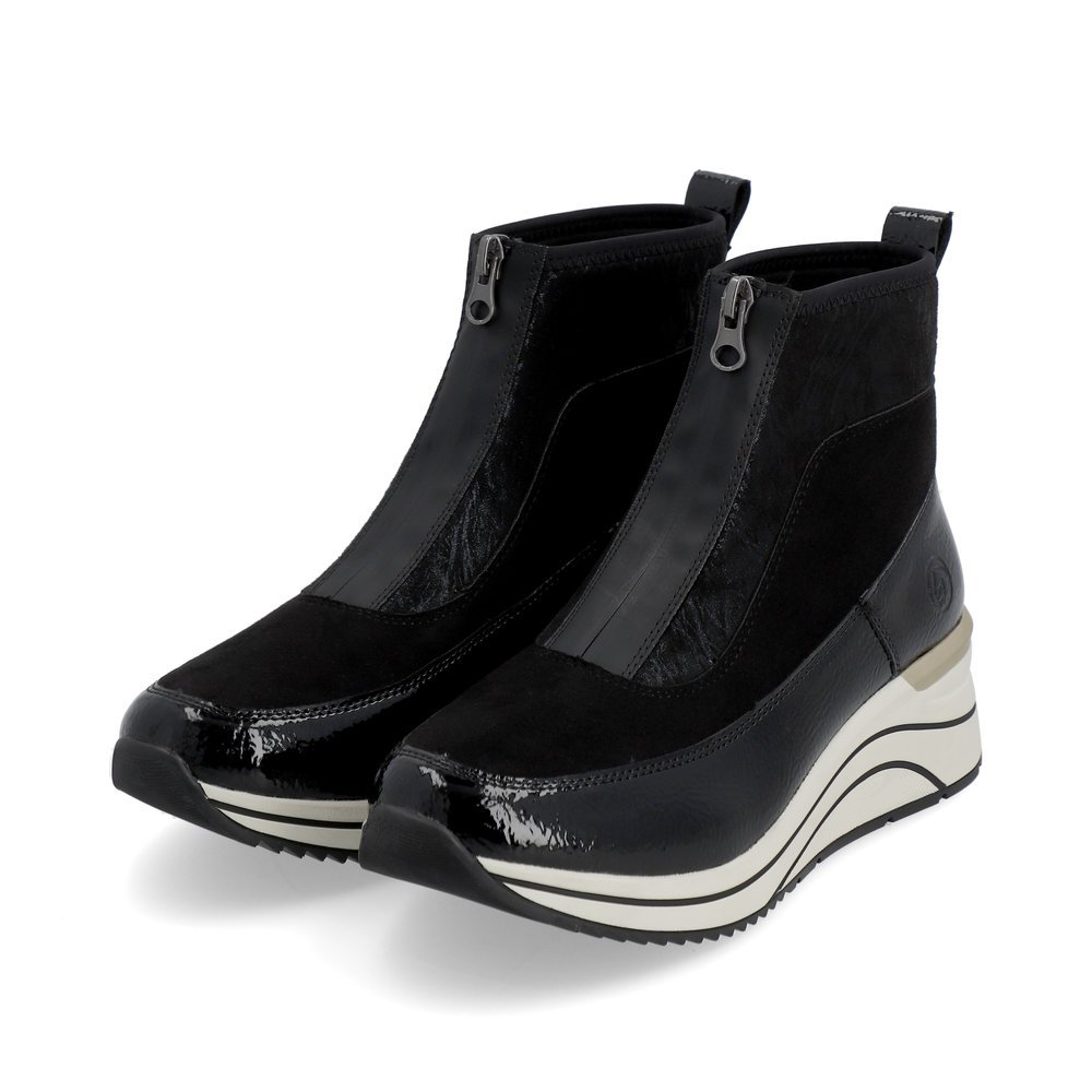 Night black vegan remonte women´s ankle boots D0T71-01 with a zipper. Shoes laterally.