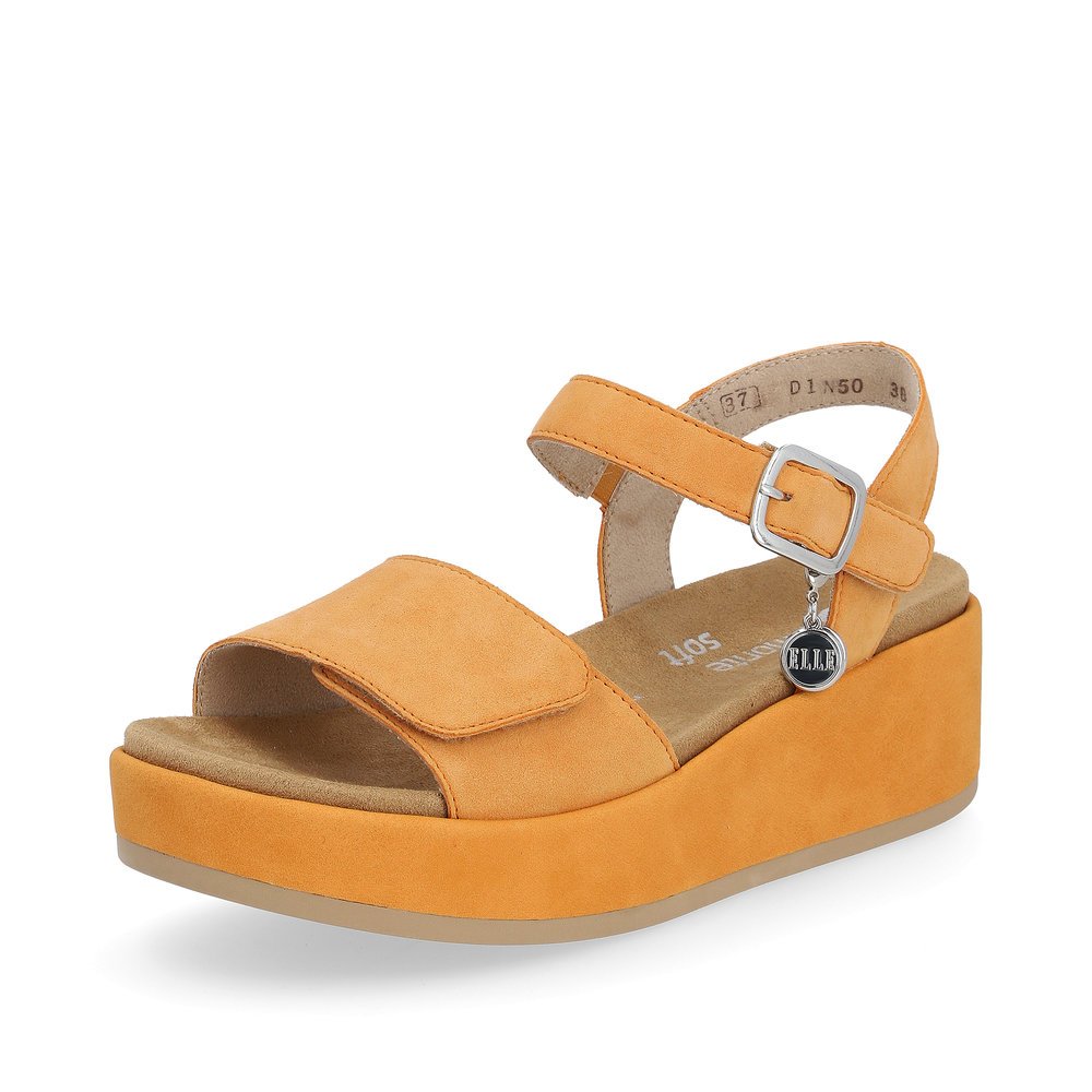 remonte sandales à lanières orange femmes D1N50-38 avec fermeture velcro. Chaussure inclinée sur le côté.