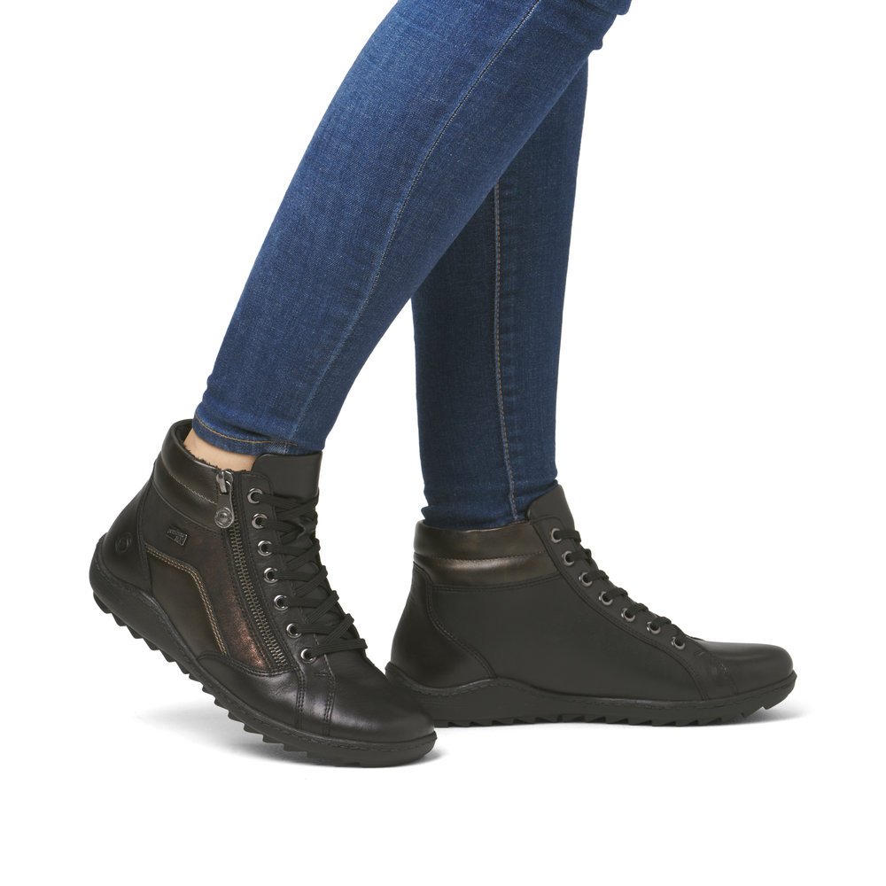 Black remonte women´s lace-up shoes R1458-03 with remonteTEX technology. Shoe on foot.