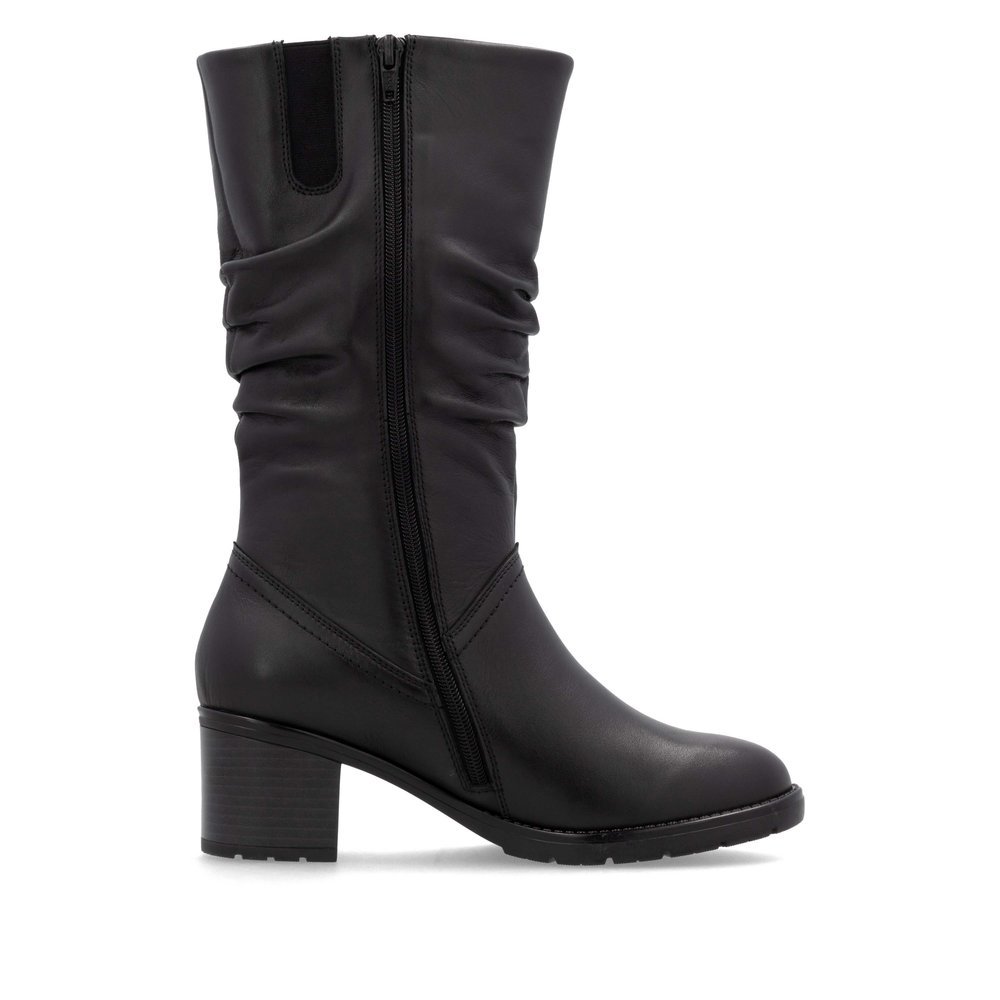 Black remonte women´s ankle boots D2A70-00 with a gathered shaft as well as zipper. Shoe inside.