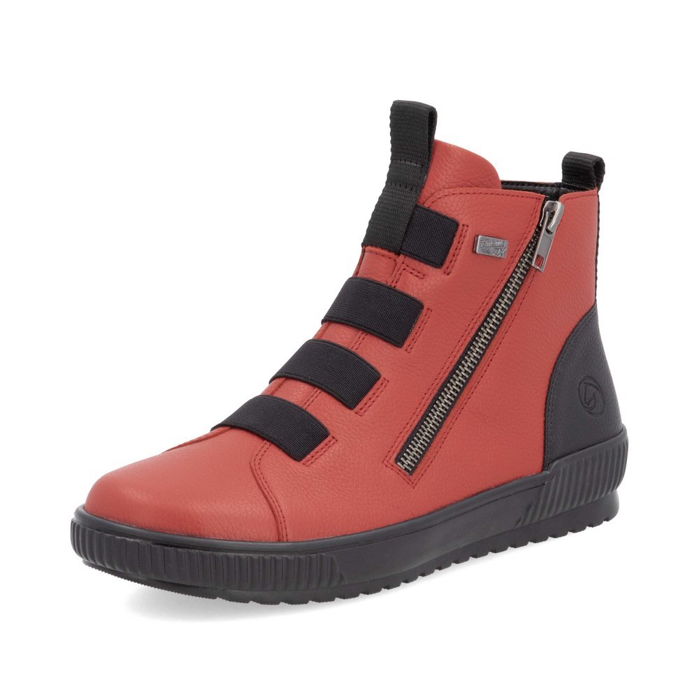 Bottines remonte rouges pour femme D0779-33 avec membrane remonteTEX. Chaussure inclinée sur le côté.