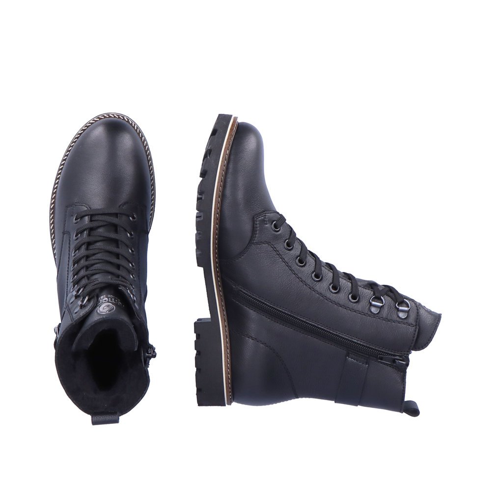 Urban black remonte women´s biker boots D8475-01 with remonteTEX technology. Shoe from the top, lying.