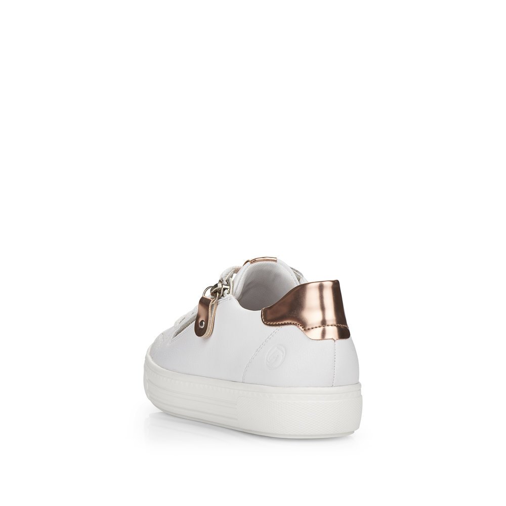 Classy white remonte women´s sneakers D0903-81 with a zipper and comfort width G. Shoe from the back.