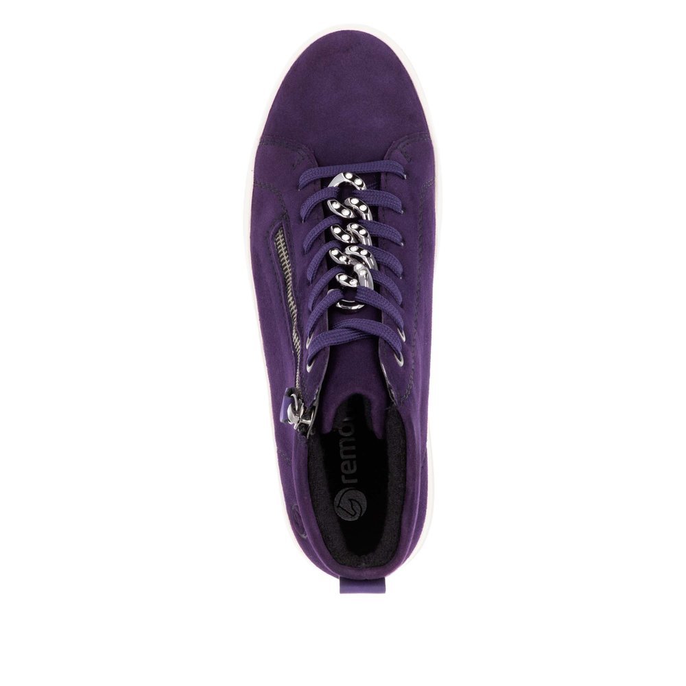 Purple remonte women´s sneakers D1C70-30 with a chain element as well as a zipper. Shoe from the top.