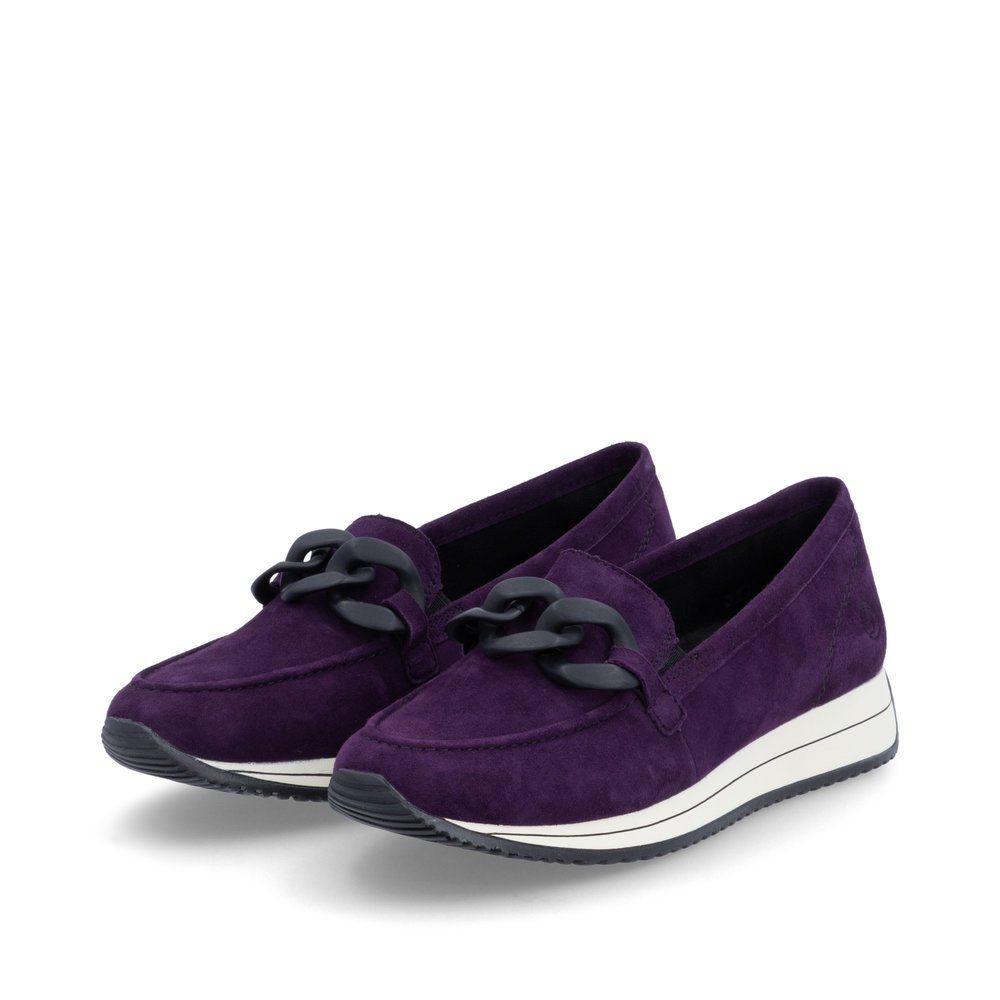 Mocassins remonte violets femme D0H10-30 avec grosse chaîne décorative. Chaussures inclinées sur le côté.