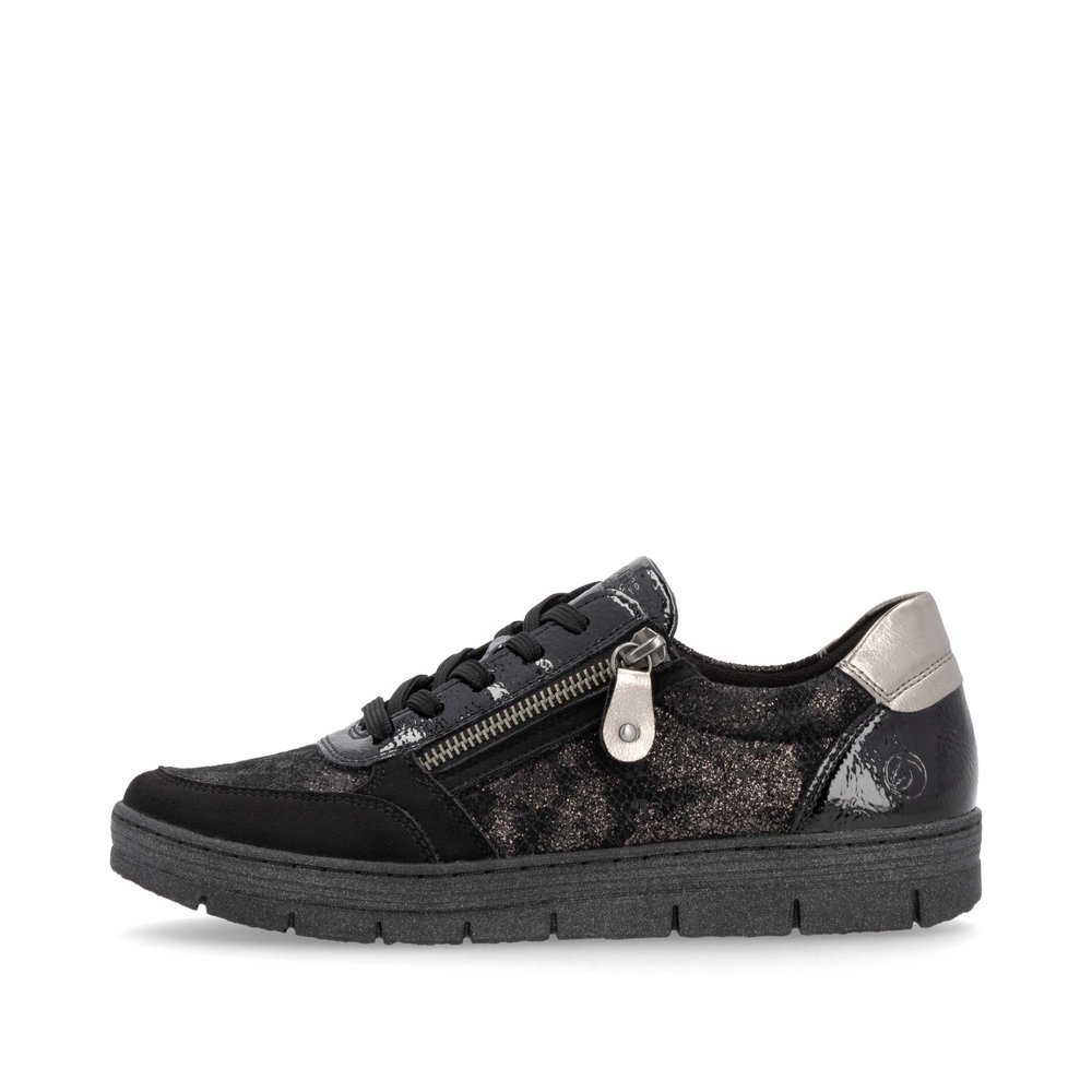 Black remonte women´s sneakers D5831-03 with a zipper as well as a removable insole. Outside of the shoe.