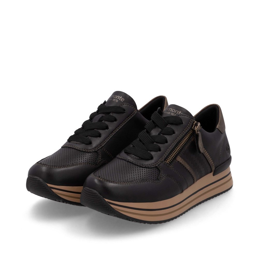 Black remonte women´s sneakers D1318-03 with a zipper as well as comfort width G. Shoes laterally.