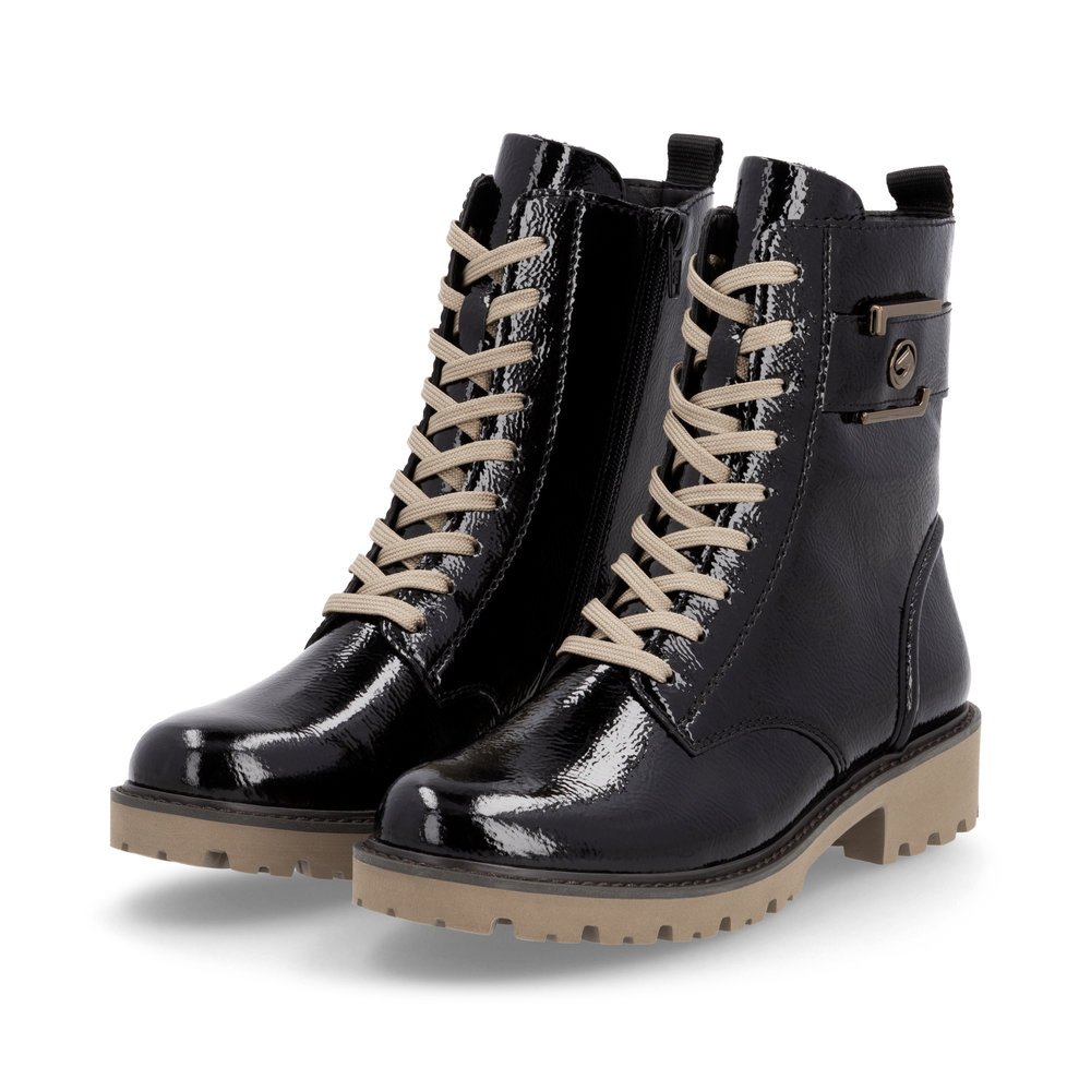 Bottes à lacets remonte noires pour femme D8663-00. Chaussures inclinées sur le côté.