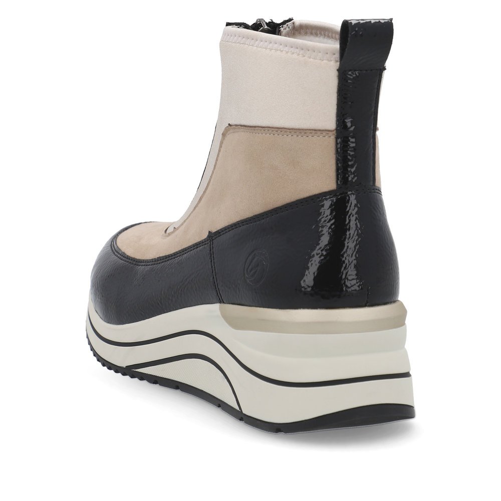 Sandbeige vegane remonte Damen Kurzstiefel D0T71-60 mit einem Reißverschluss. Schuh von hinten.