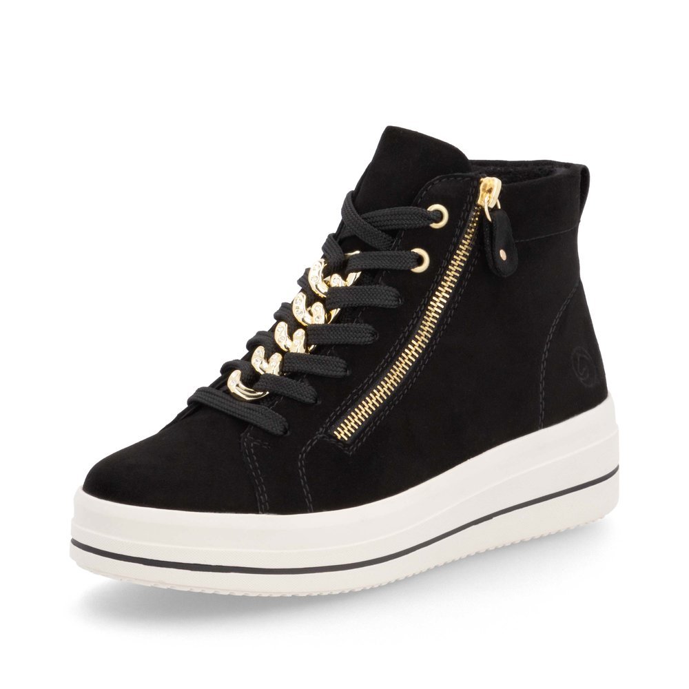 Jet black remonte women´s sneakers D1C70-02 with a chain element as well as zipper. Shoe laterally.