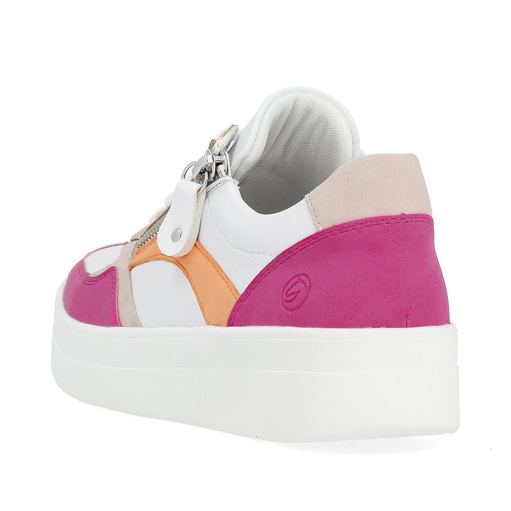 White remonte women´s sneakers D0J01-84 with zipper and a soft exchangeable footbed. Shoe from the back.