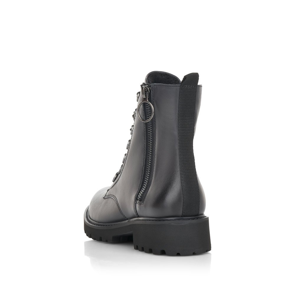 Blaue remonte Damen Biker Boots D8671-14 mit markanten Ösen sowie Reißverschluss. Schuh von hinten.